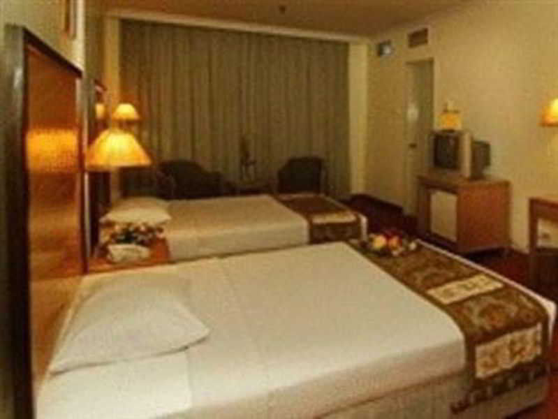 Rhr Hotel Kajang Exteriör bild
