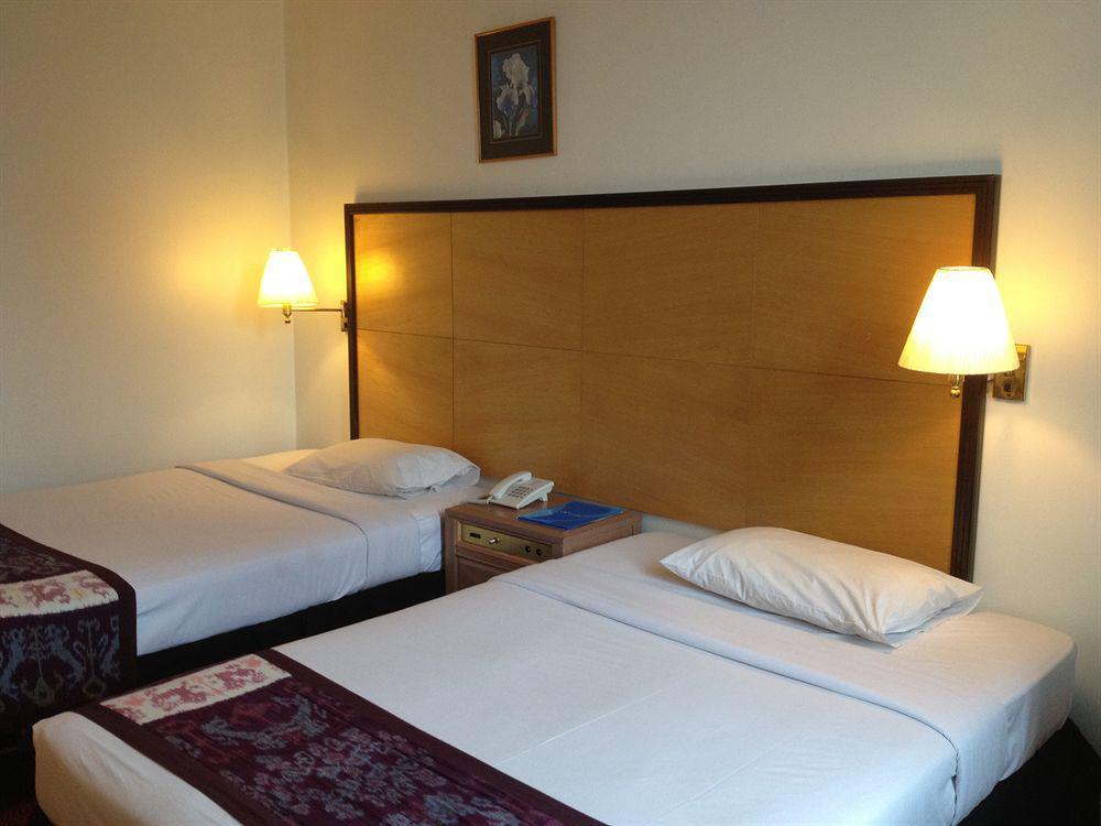 Rhr Hotel Kajang Exteriör bild